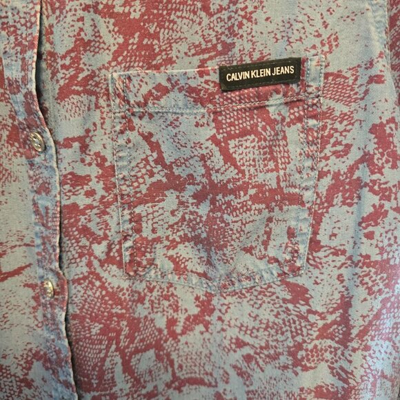 CALVIN KLEIN JEANS TENCEL BUTTON DOWN SHIRT SIZE MEDIUM BLUE MAROON ROLL UP TAB - Picture 3 of 8